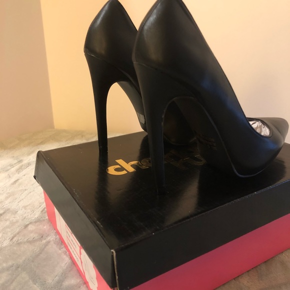 SOLD ~ Charlotte Russe Black Leather Pumps - Picture 4 of 5